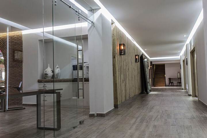 Guest Lobby