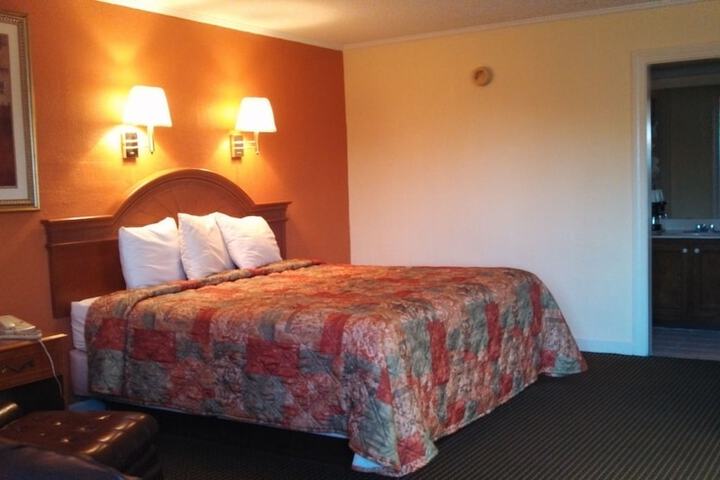 Standard | King Bed (8 of 16)