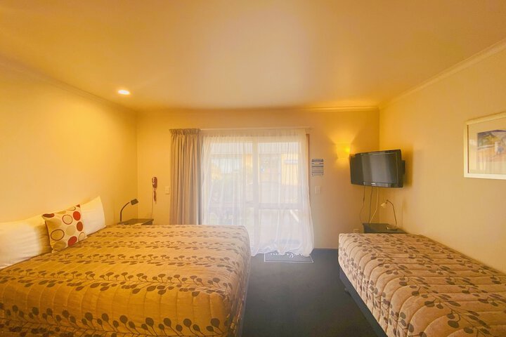 Room 28 of 82