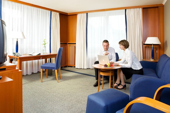 Room 25 of 73