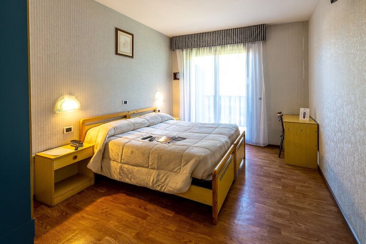 Room 9 of 46