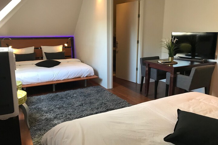 Room 6 of 54