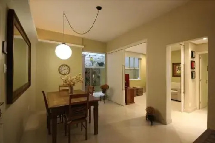 Room 9 of 12