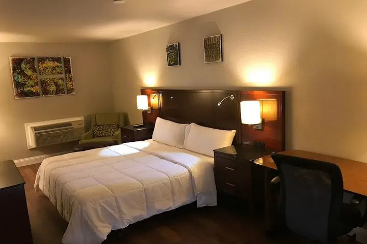 Room 2 of 20