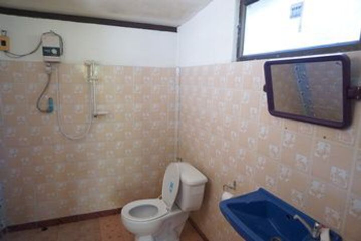 Room 4 of 38