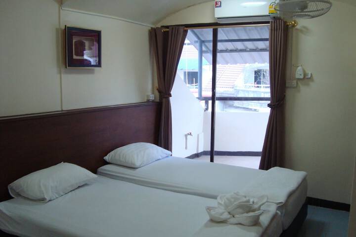 Room 22 of 86
