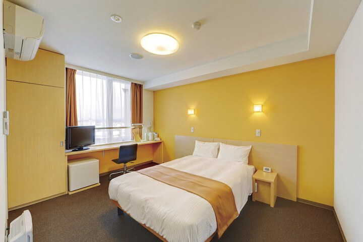 Room 4 of 36
