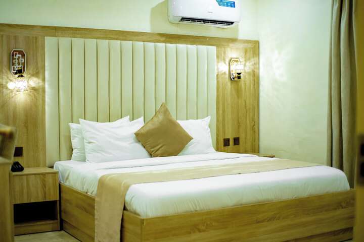Room 12 of 49