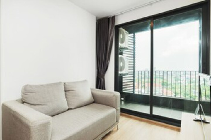 Room 4 of 10