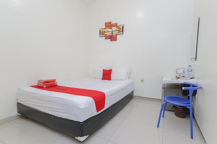 Room 14 of 28
