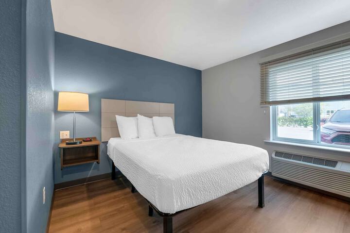Room 8 of 32