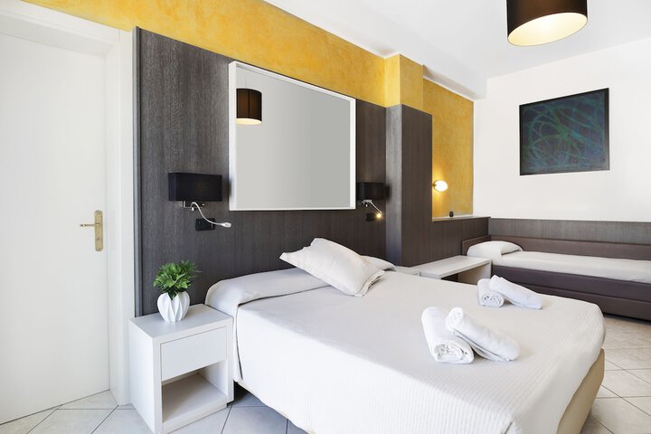 Room 15 of 53