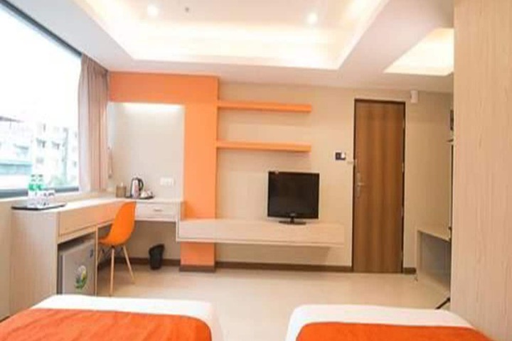 Room 4 of 31