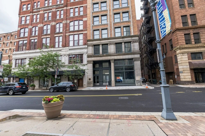 Exterior of FRONTDESK 209 9th St. Apts Cultural Dist Pittsburgh