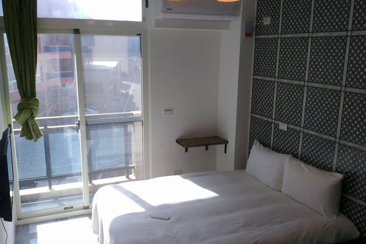 Room 53 of 86