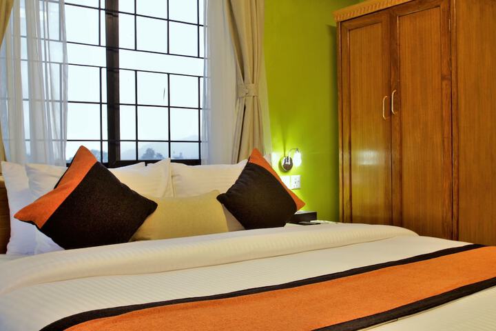 Room 4 of 39