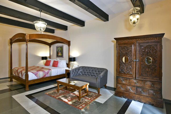 Room 21 of 80