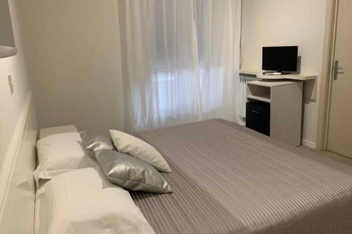 Room 57 of 154