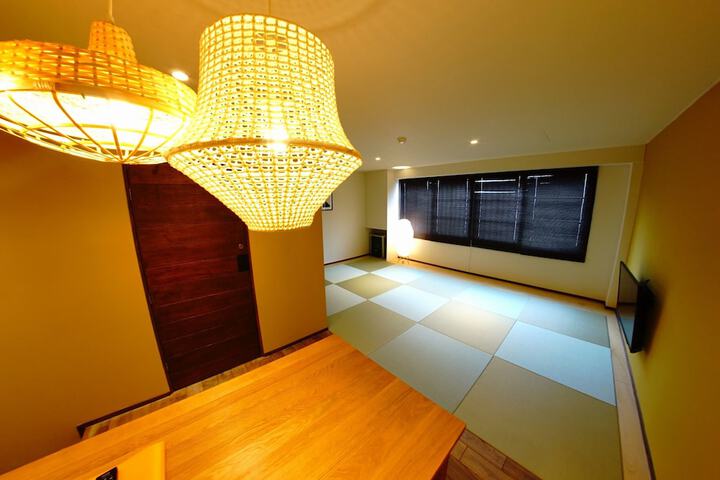 Room 10 of 27