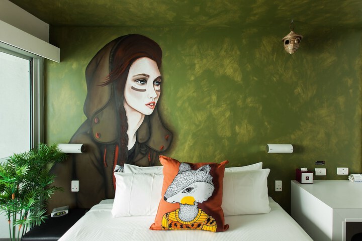 Room 4 of 36
