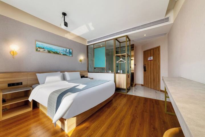 Room 25 of 48