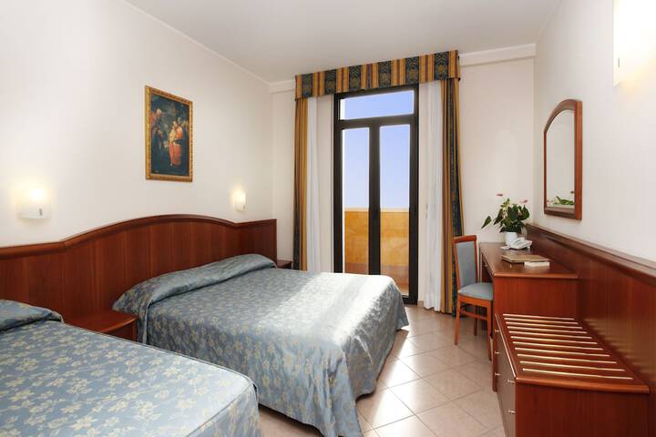 Room 21 of 74