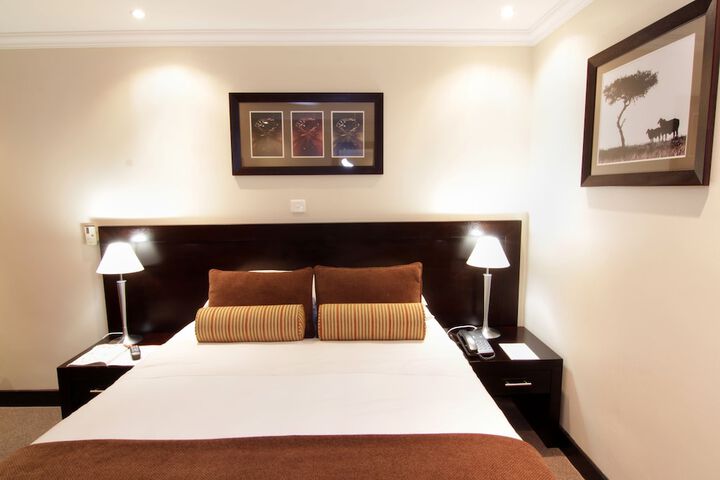 Room 13 of 118