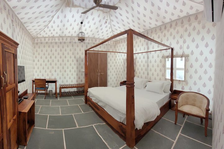 Room 15 of 49