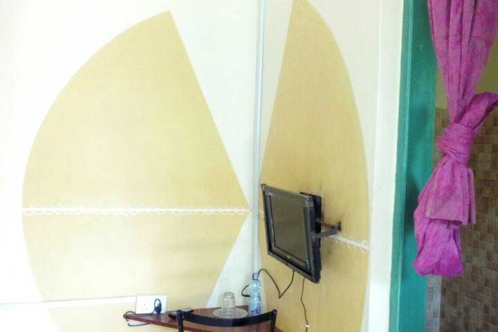 Room 2 of 20