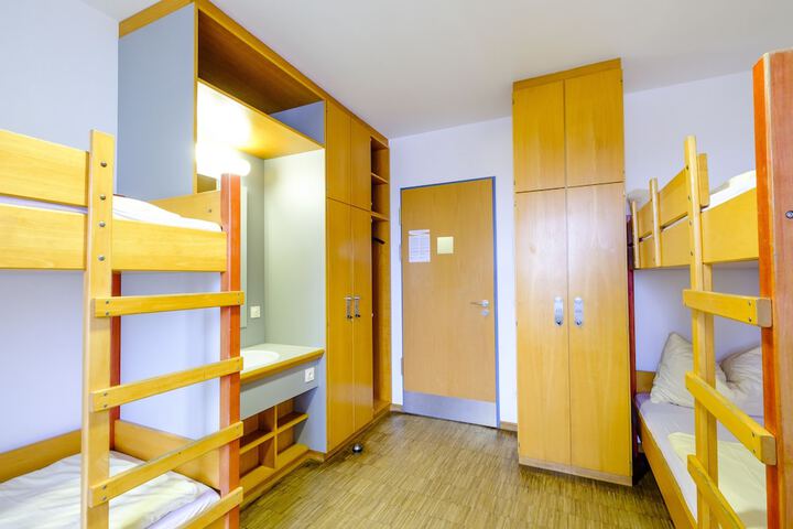 Room 6 of 37