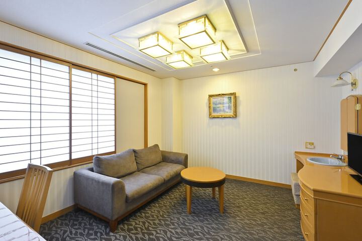 Room 13 of 92