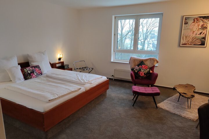 Room 13 of 36