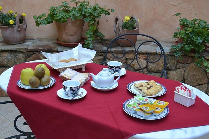 Breakfast/Coffee Service 18 of 24