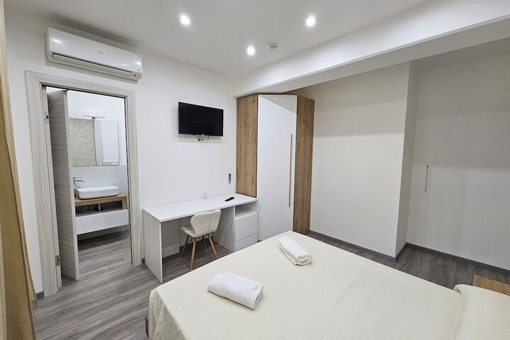 Room 44 of 66