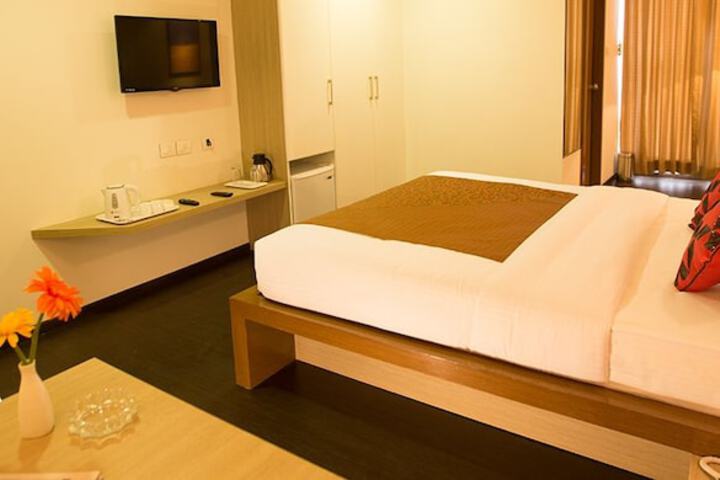 Room 7 of 19