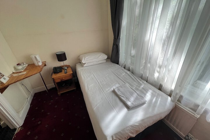 Room 11 of 89