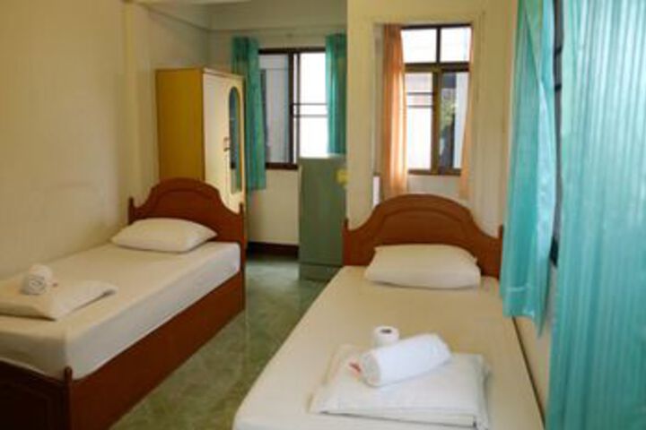 Room 11 of 24