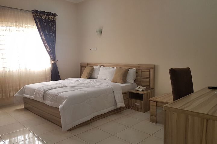 Room 4 of 35