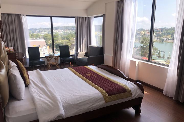 Room 11 of 53