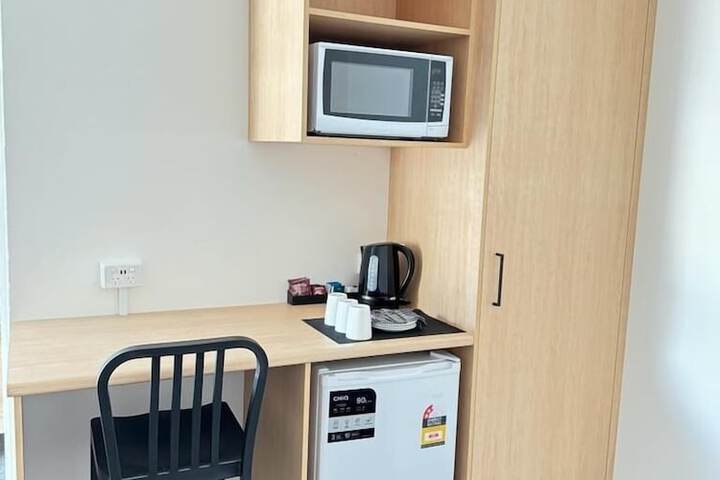 Room 3 of 21