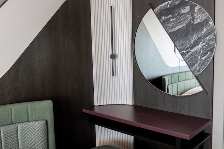 Room 73 of 114