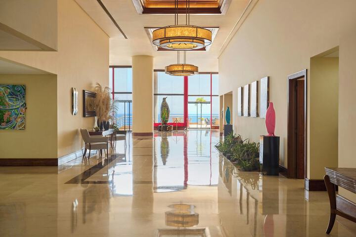 Hotel Interior 14 of 153