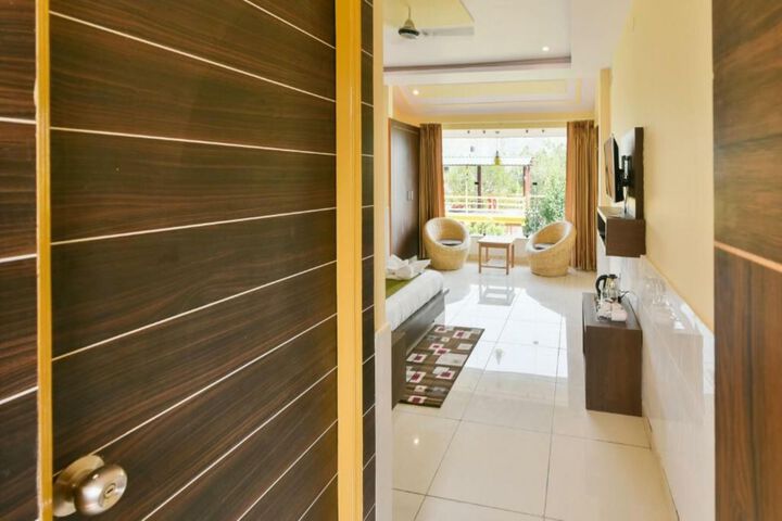Room 19 of 28