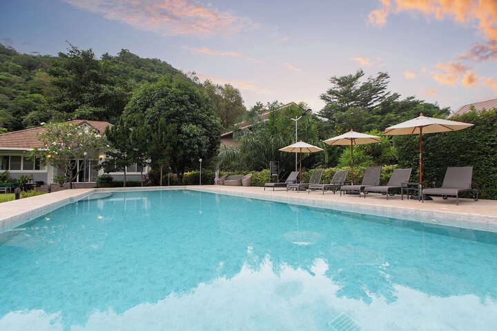 Pool 75 of 102
