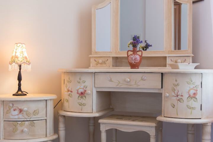 Room 3 of 72