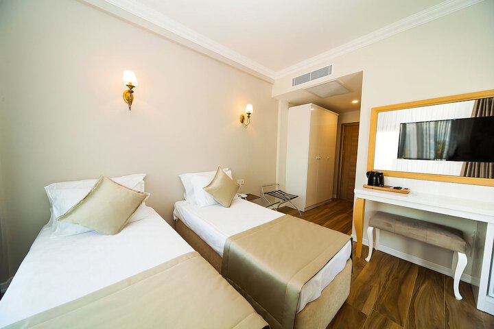 Room 4 of 47