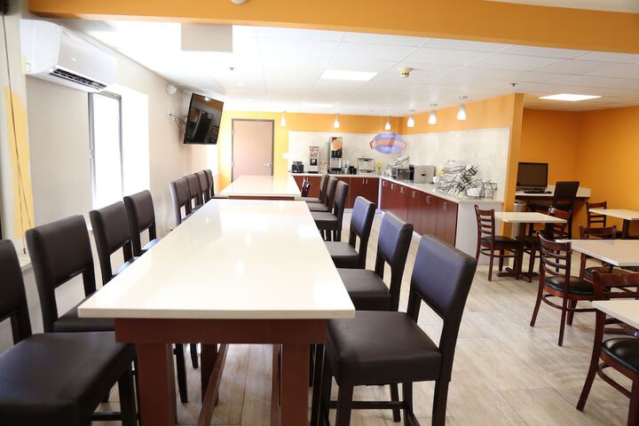 Breakfast area