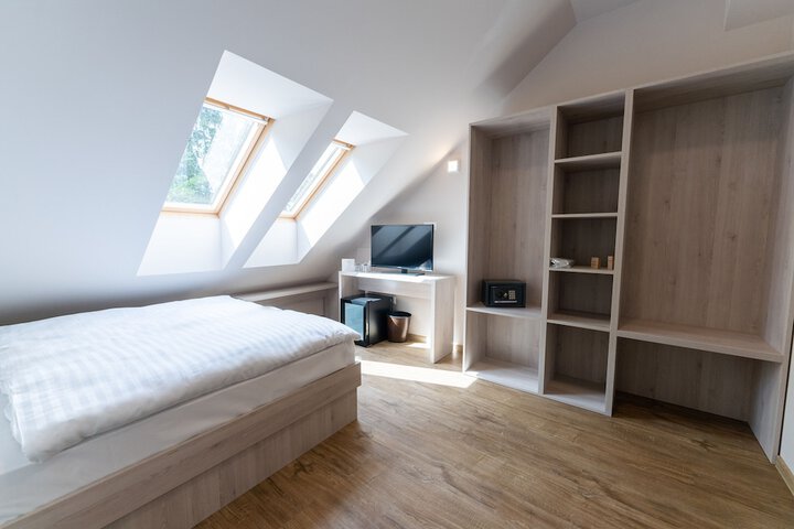 Room 15 of 138