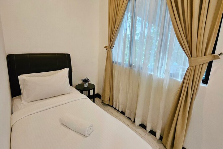 Room 6 of 62