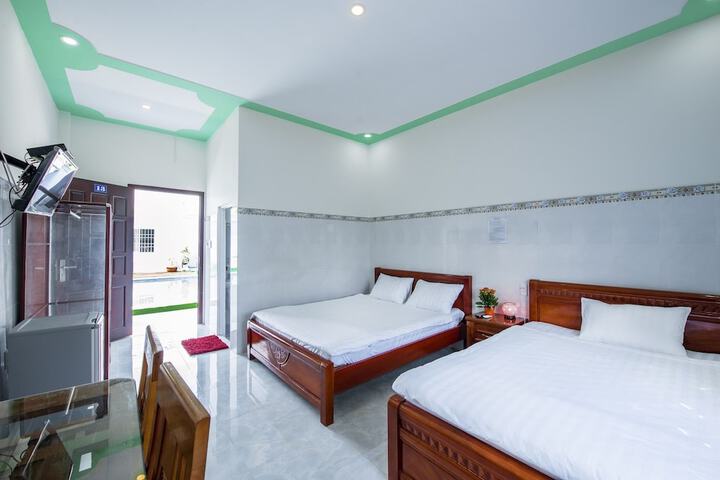 Room 10 of 29